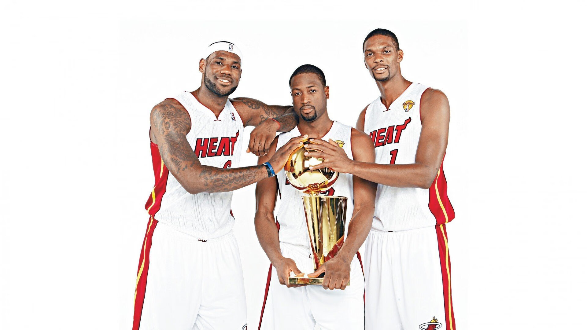 随机青少年篮球锦标赛：库里做客现场，现场投中长距离三分带动氛围！