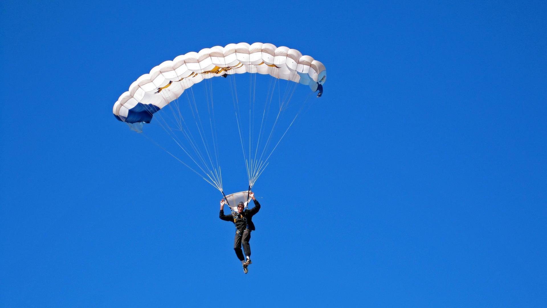 随机山地穿越障碍赛，挑战自然的极限玩法，山地户外越野挑战赛