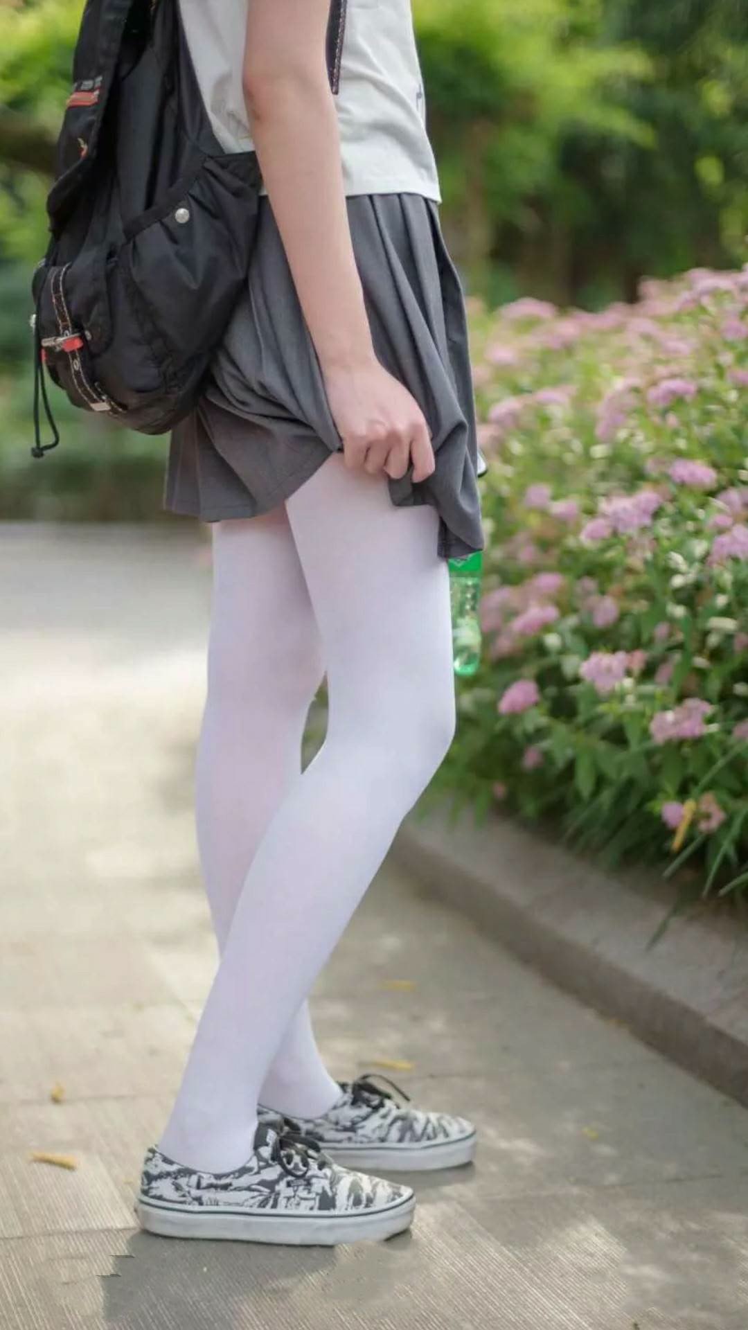 随机卡迪夫城边路突破频繁，蓝鸟军团全力进攻，卡迪夫蓝调风格是什么车