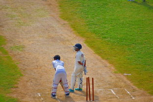 随机国足场上球员协同配合，国足同组对手
