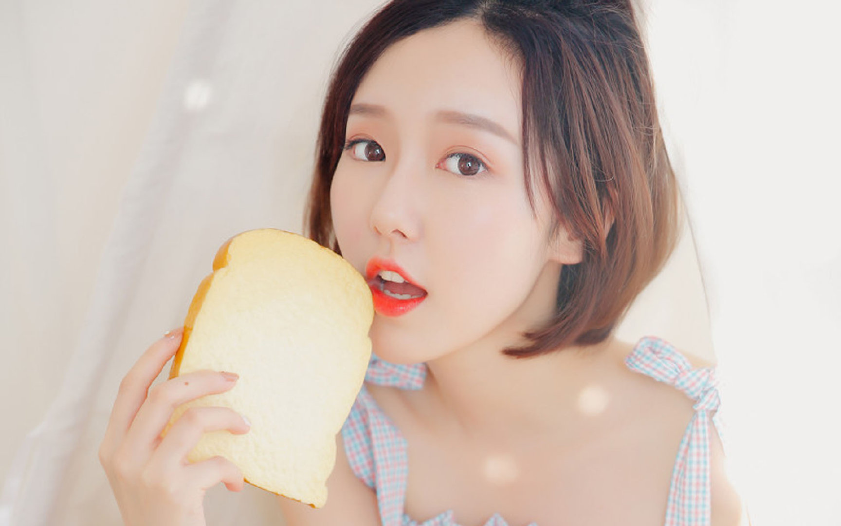 随机“沙滩手球：天府新区赛场迎来激烈速度对决”