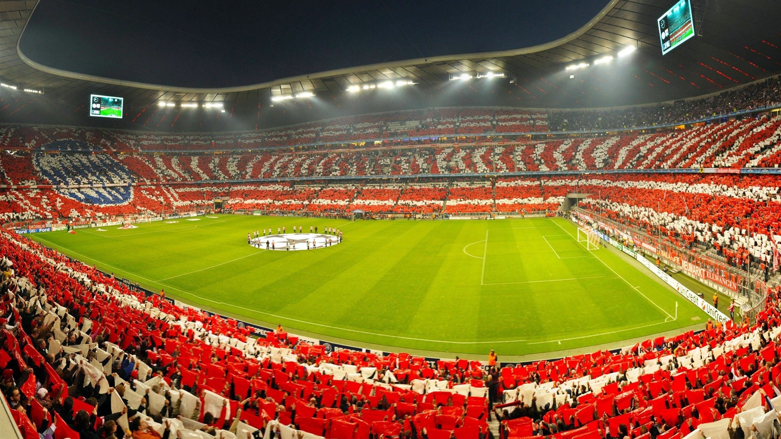 随机蓝色梦魇再起，欧冠赛场刮起风暴，欧冠蓝色球衣