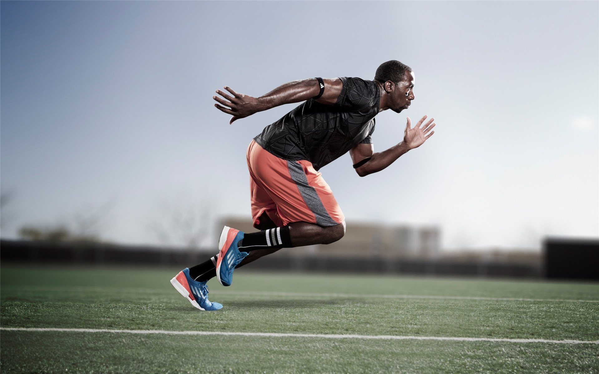 随机梅西在世界杯预选赛中建功，阿根廷展现强大实力